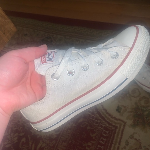 Women’s White Low-Rise Converse - Picture 4 of 6